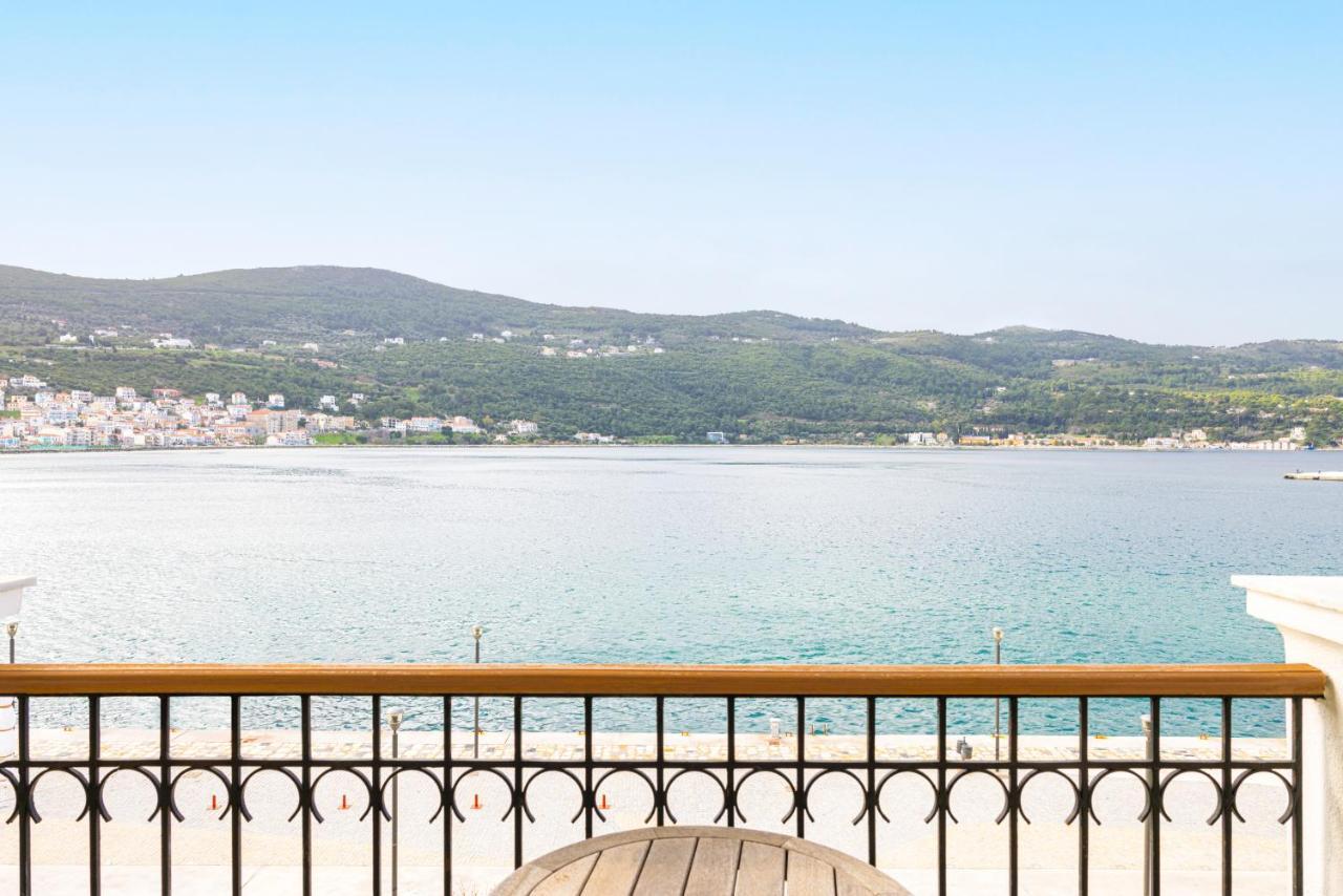 Aeolis Hotel Самос Екстериор снимка