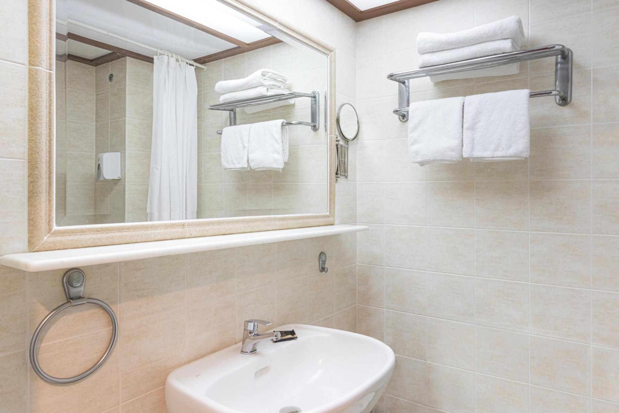 Aeolis Hotel Самос Екстериор снимка