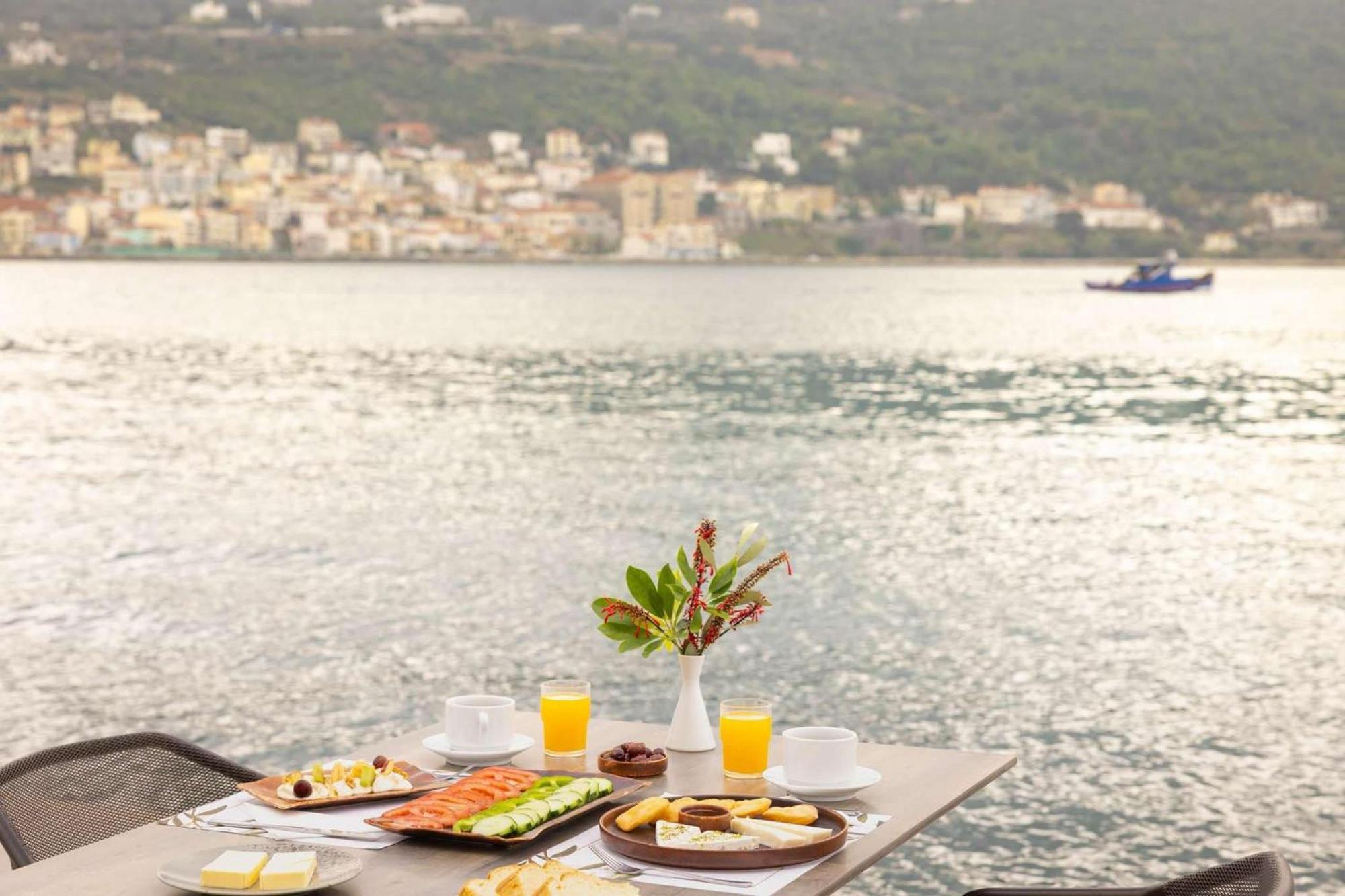 Aeolis Hotel Самос Екстериор снимка