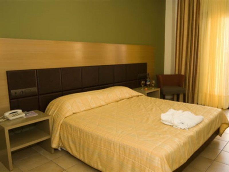 Aeolis Hotel Самос Екстериор снимка