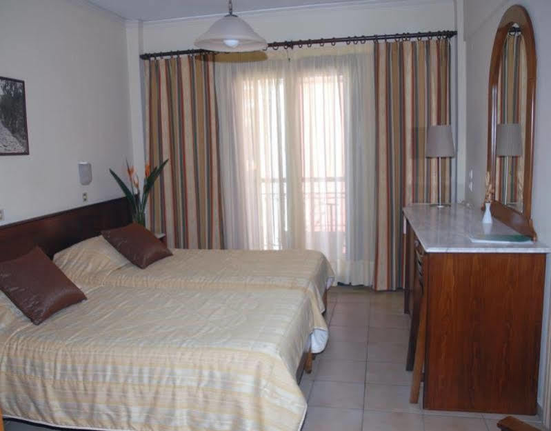 Aeolis Hotel Самос Екстериор снимка
