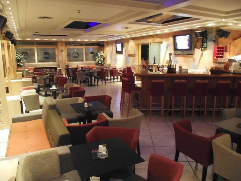 Aeolis Hotel Самос Екстериор снимка