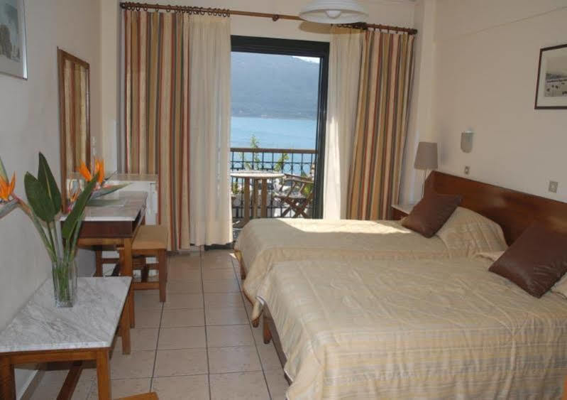 Aeolis Hotel Самос Екстериор снимка